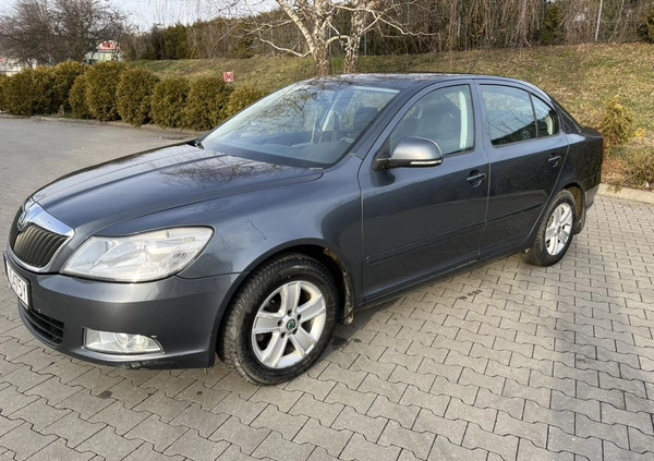 Skoda Octavia cena 19900 przebieg: 176000, rok produkcji 2010 z Podkowa Leśna małe 172